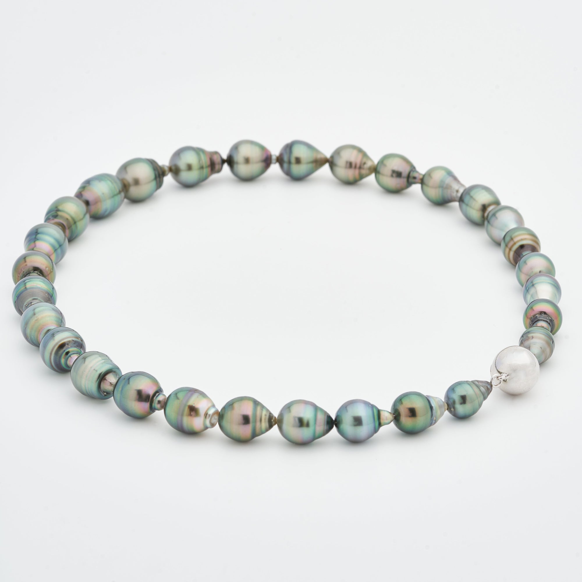 Black Tahitian Circle Pearl Necklace