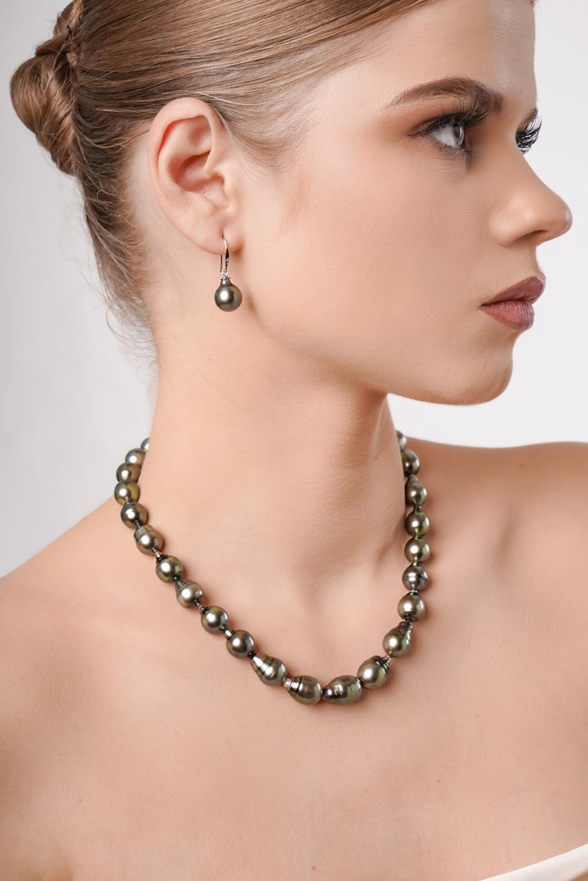 Black Tahitian Baroque Circle Pearl Necklace - MIRA SOUTH SEA PEARLS ID