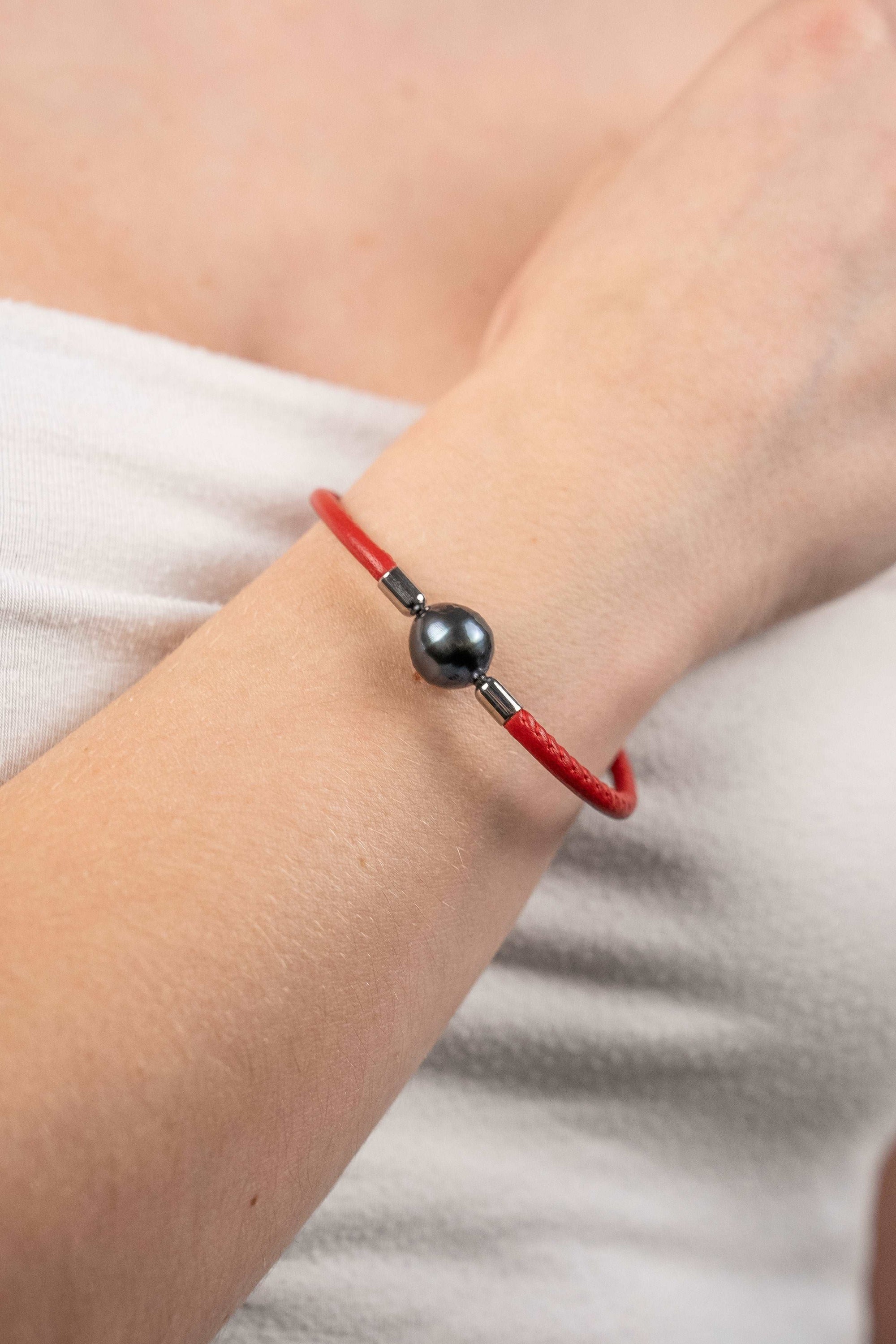 Rouge Leather Pearl Bracelet Black Tahiti - MIRA SOUTH SEA PEARLS ID