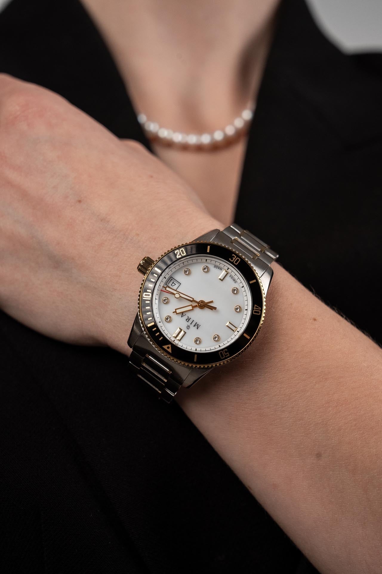 The Divemaster 200 Swiss Watch - MIRA SOUTH SEA PEARLS ID